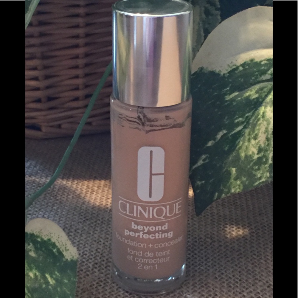 Clinique foundation 2 in 1. Concealer & foundation